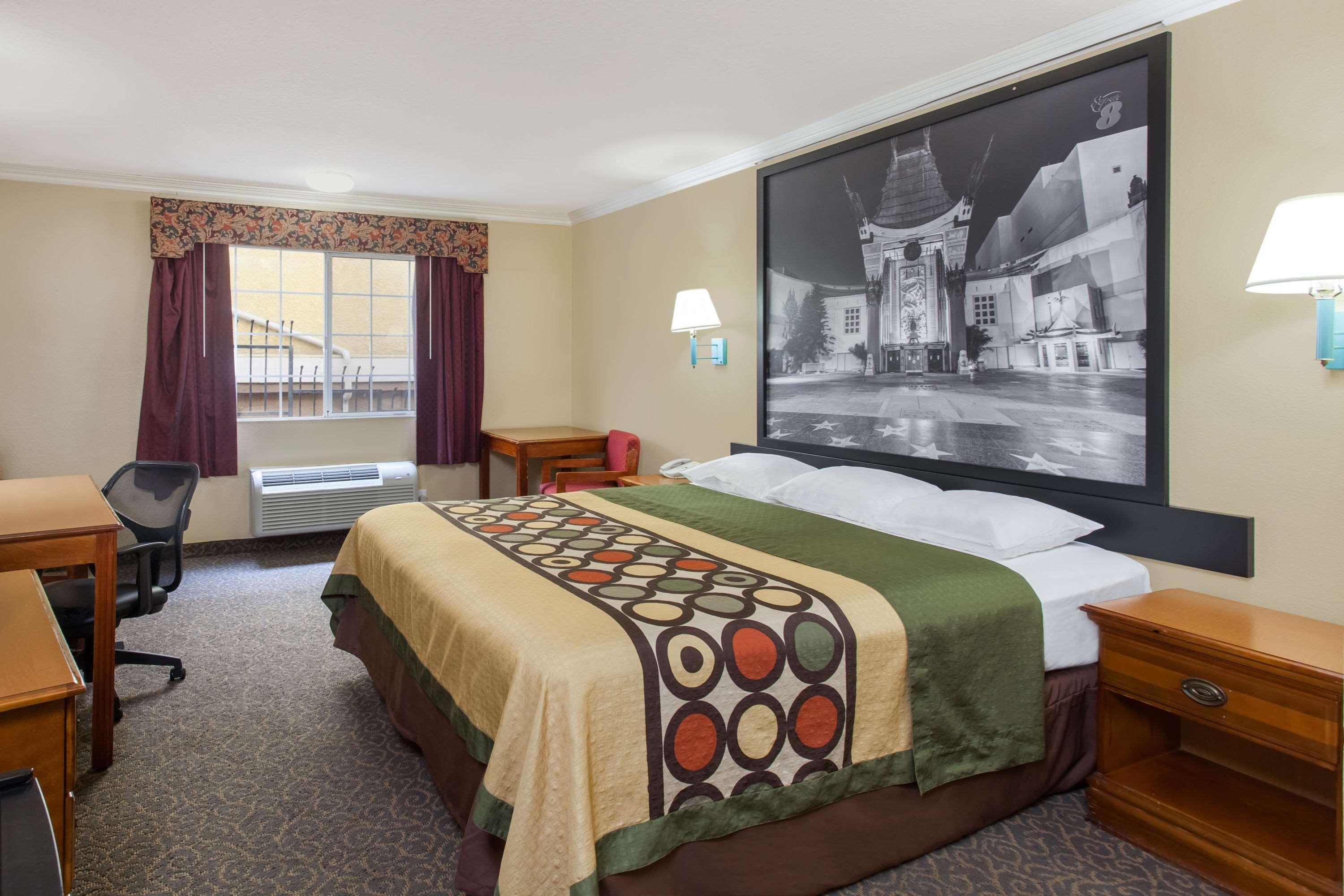 Super 8 By Wyndham Los Angeles Downtown Exterior foto